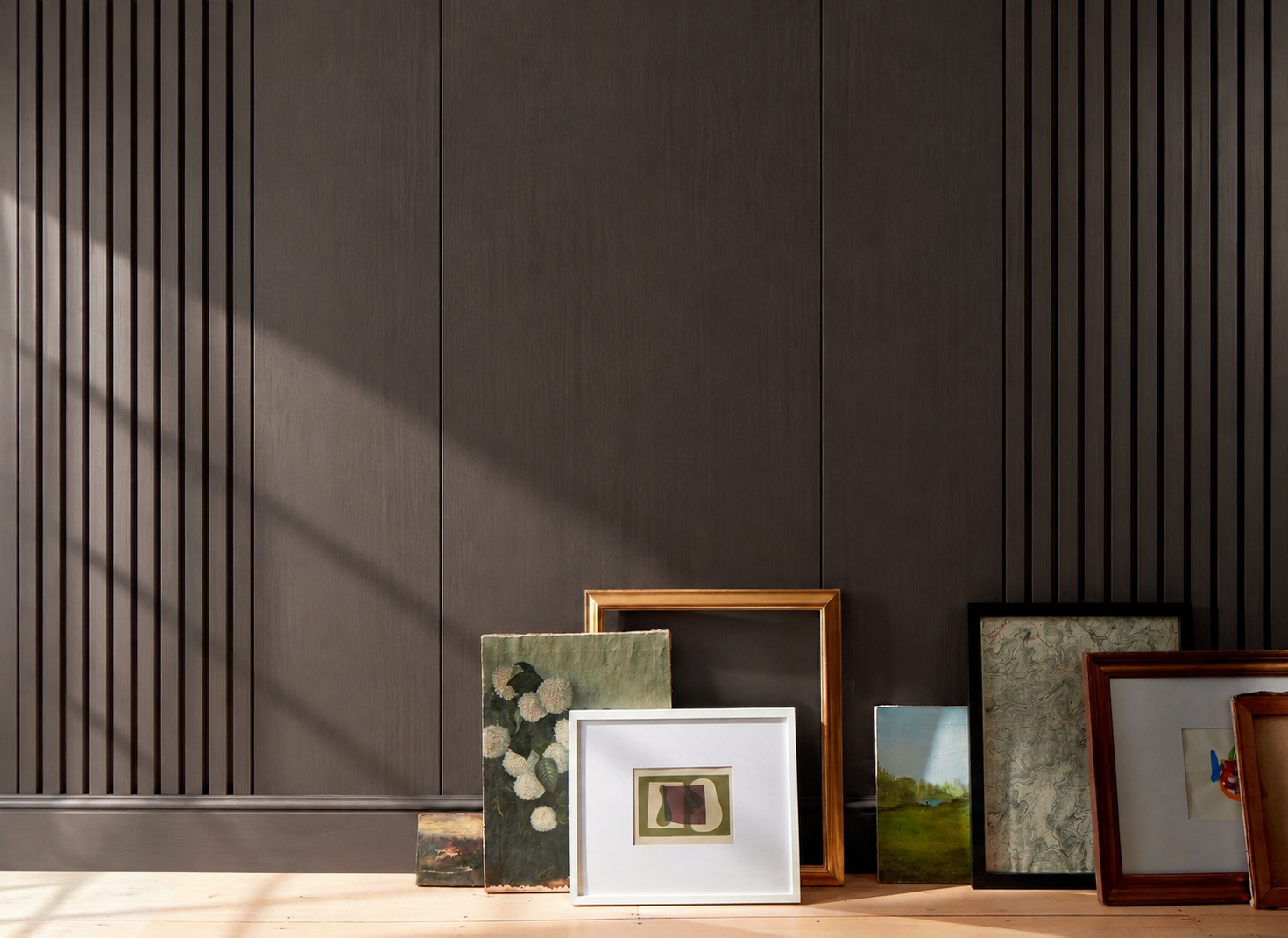 Silhouette / Art display nook · Catalogue interior reference